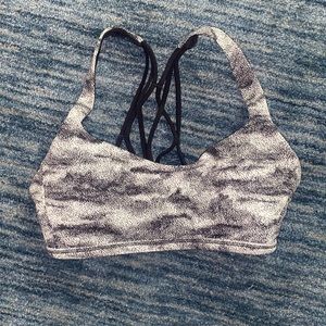 LULULEMON BRA SIZE 2